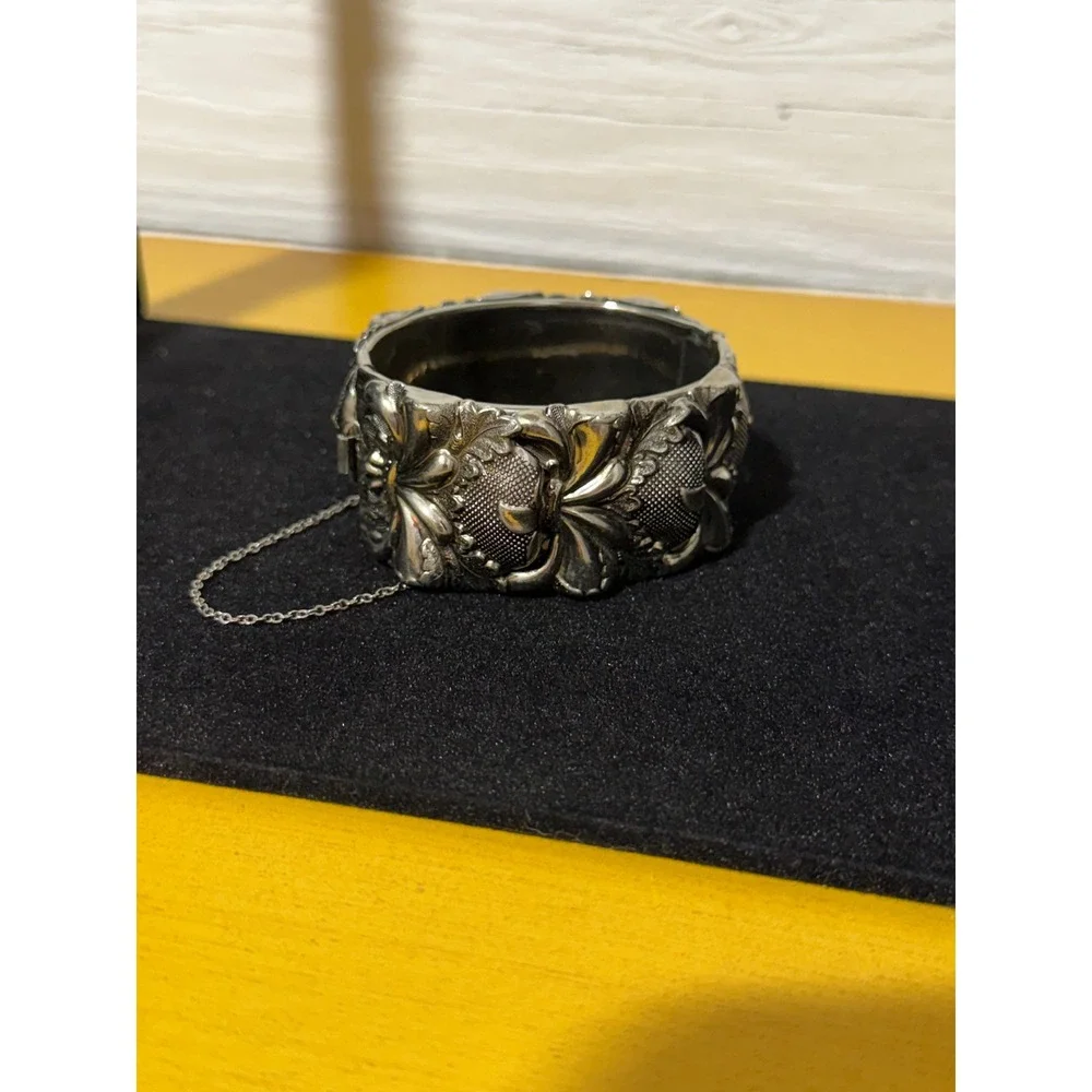 Vargas Vintage Silver Tone Repousse Floral Hinged Bangle Bracelet Safety Chain